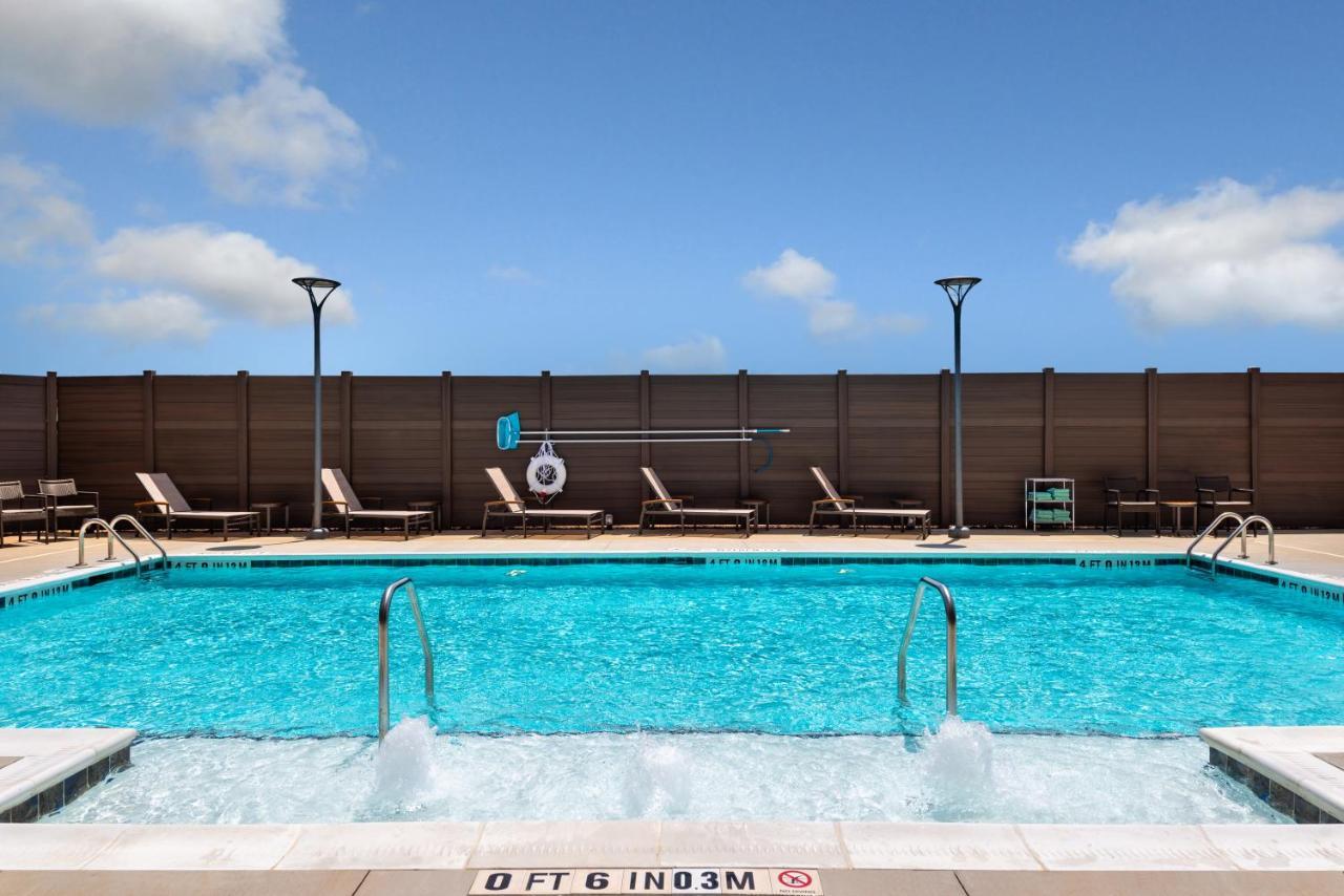 Courtyard By Marriott Charlotte Northlake Esterno foto