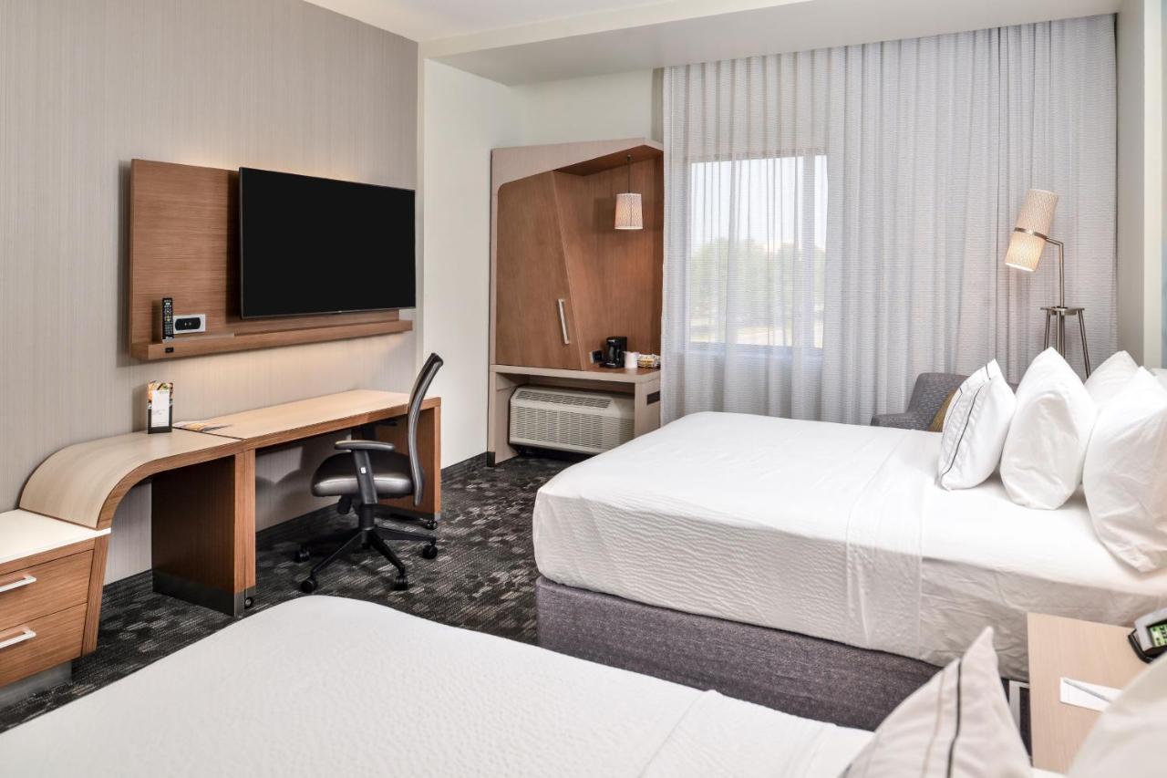 Courtyard By Marriott Charlotte Northlake Esterno foto