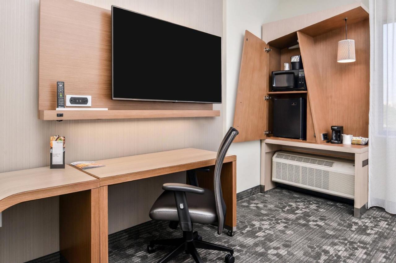 Courtyard By Marriott Charlotte Northlake Esterno foto