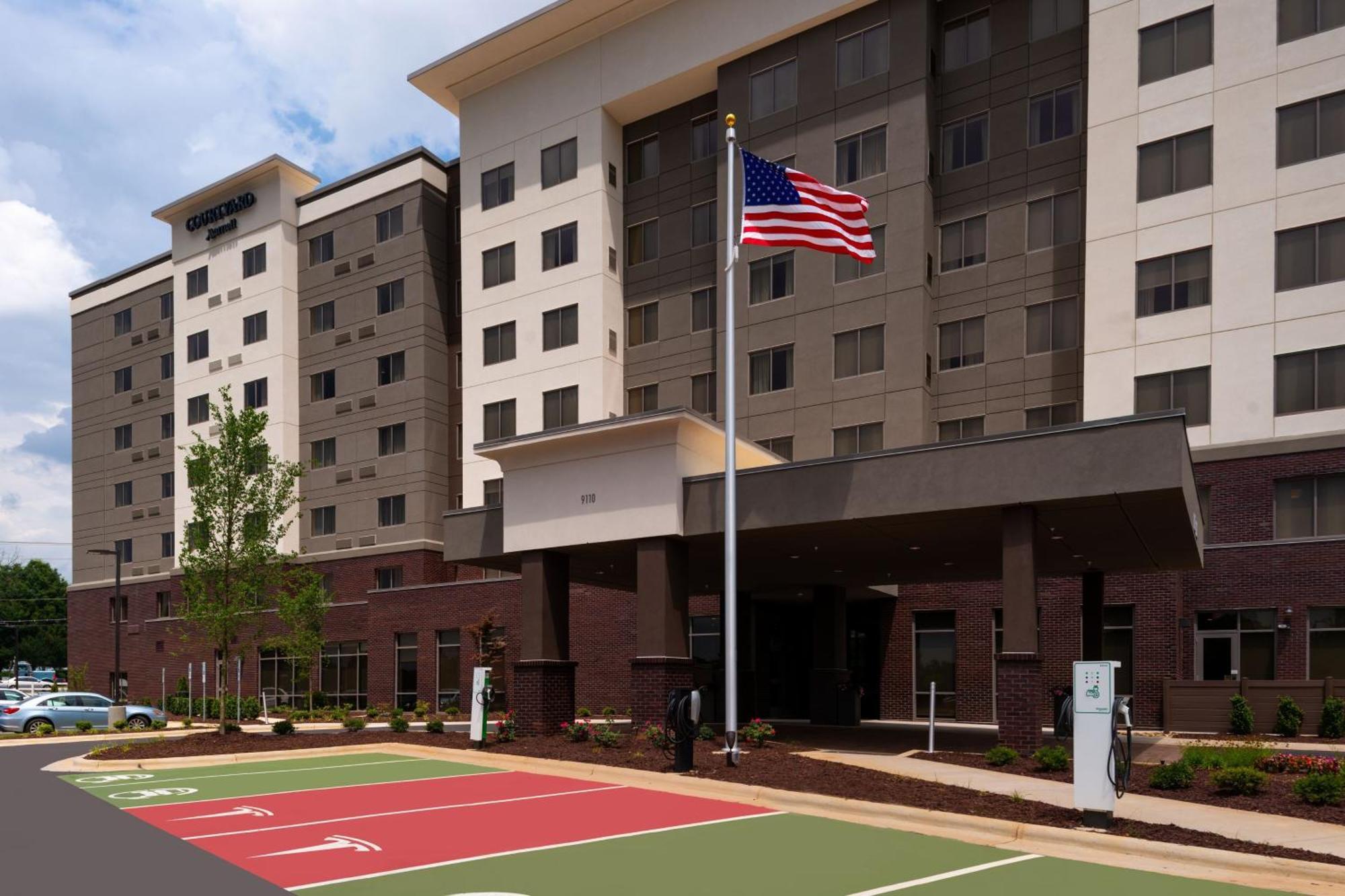 Courtyard By Marriott Charlotte Northlake Esterno foto