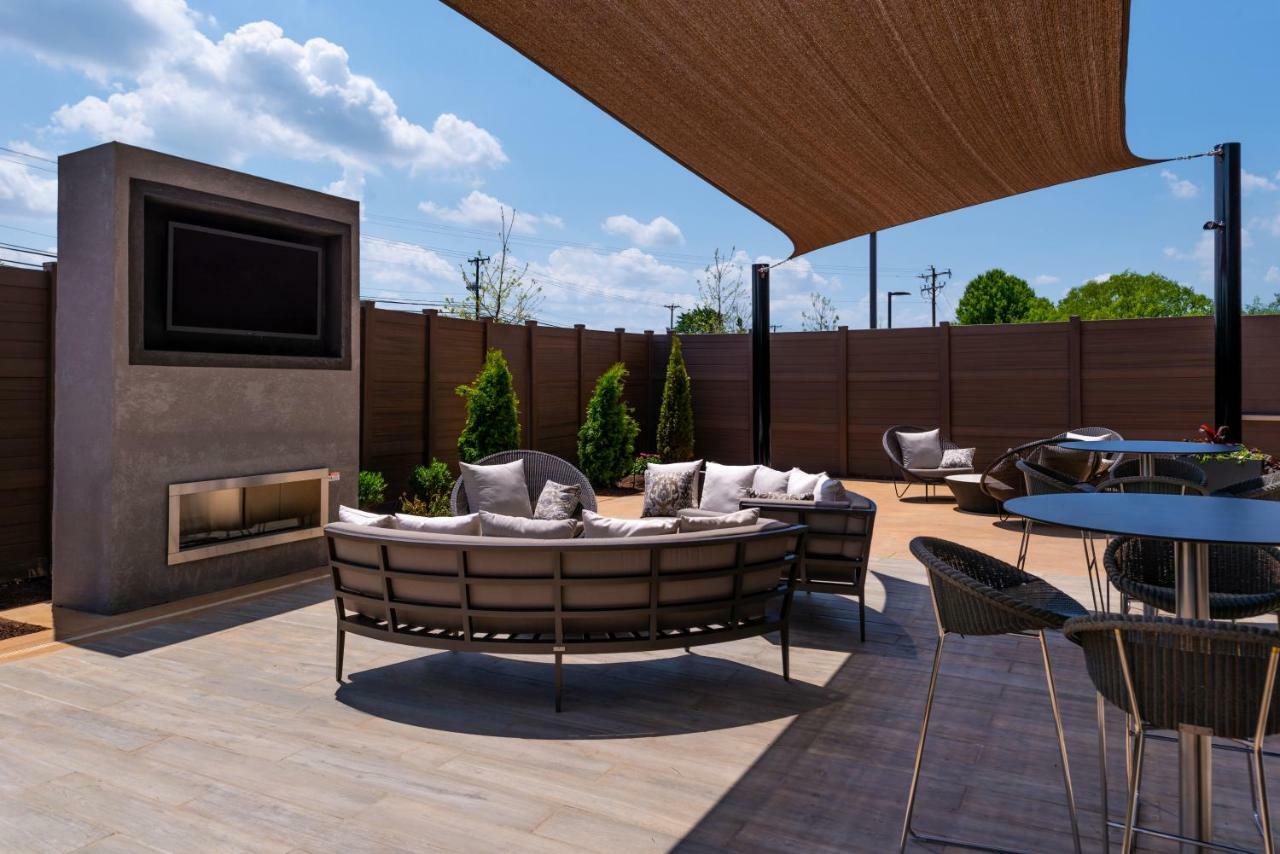 Courtyard By Marriott Charlotte Northlake Esterno foto